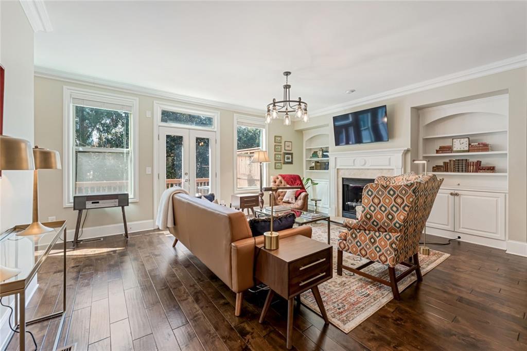 10705 Arlington Point