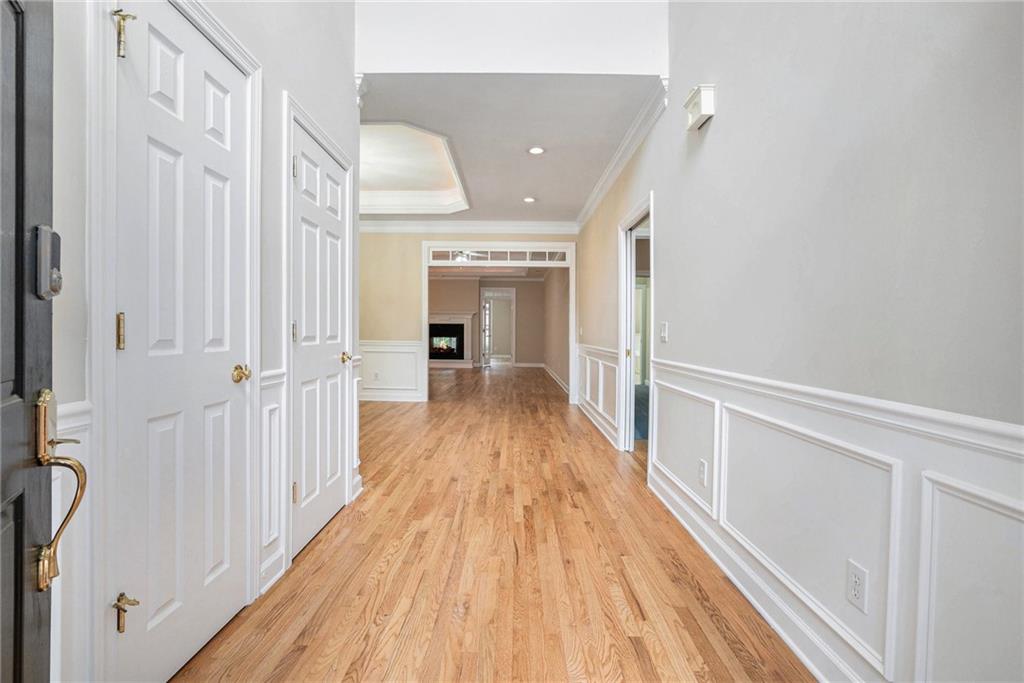 2050 Woodberry Run Drive, Snellville, Georgia image 4