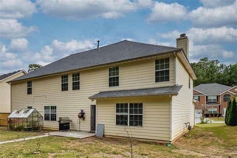 A home in Powder Springs