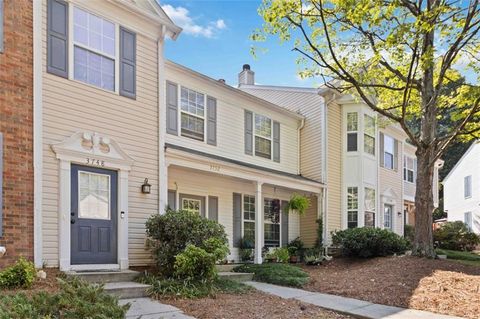 Photo of 3752 BERKELEY Crossing, Duluth, GA 30096 (MLS # 7648957)