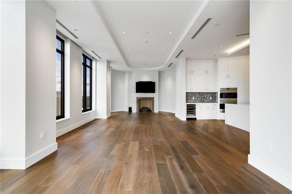 3376 Peachtree Road NE 33B