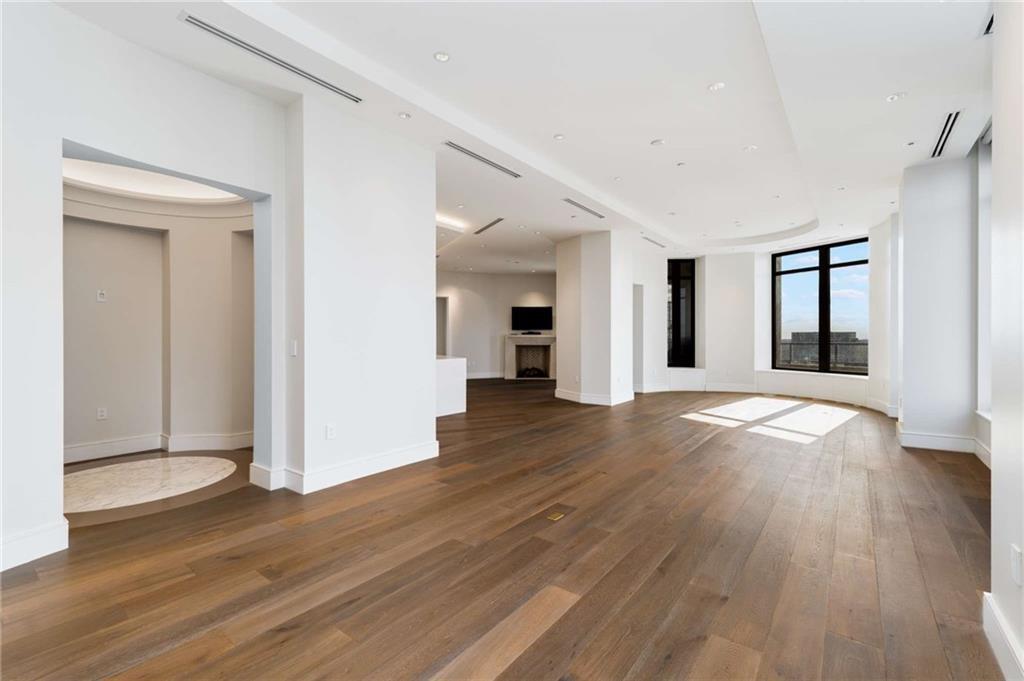 3376 Peachtree Road NE 33B