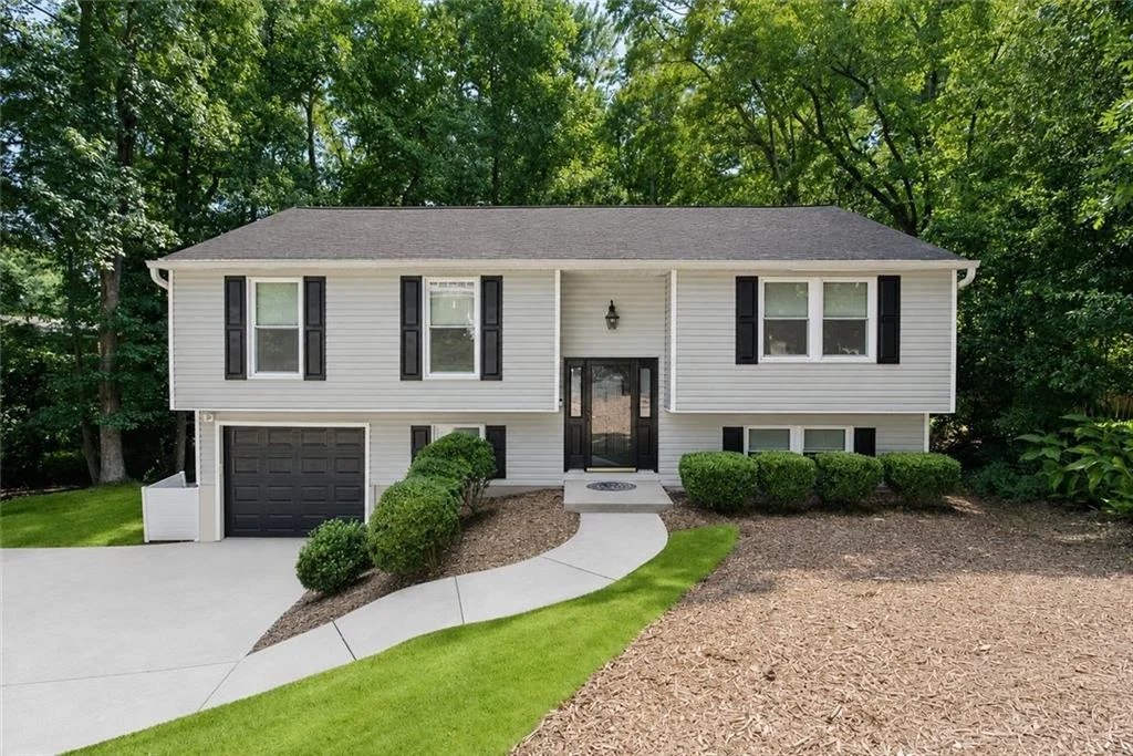 9682 N Pond Circle, Roswell, GA, 30076
