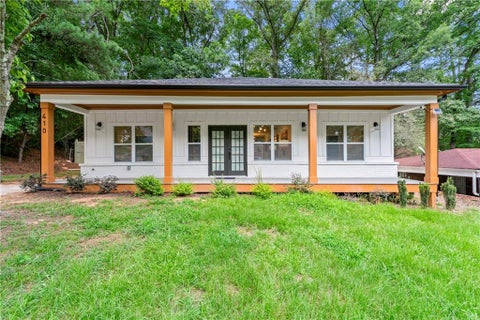 Homes For Sale - 410 Utoy Circle<br/> Atlanta, GA 30331