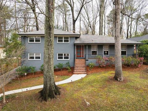 Photo of 176 E Parkwood Road, Decatur, GA 30030 (MLS # 7734817)