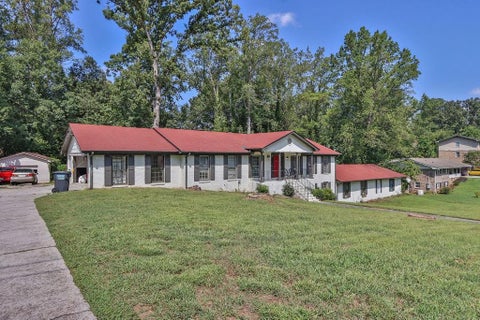 Homes For Sale - 5645 Nottingham Drive<br/> Lilburn, GA 30047