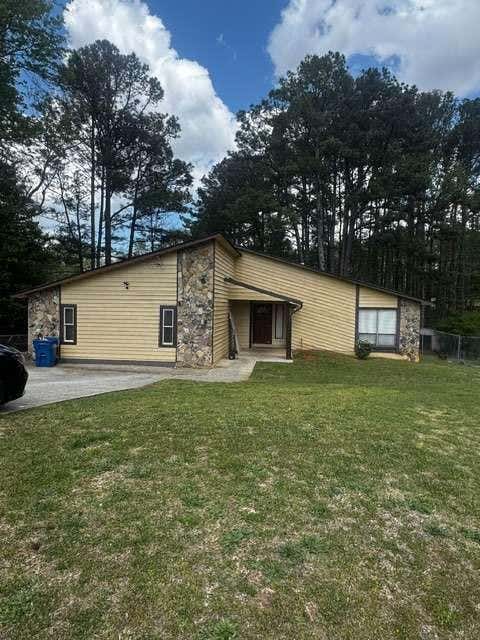 Homes For Sale - 6180 Beethoven Circle<br/> Riverdale, GA 30296