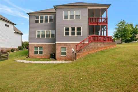 A home in Hoschton