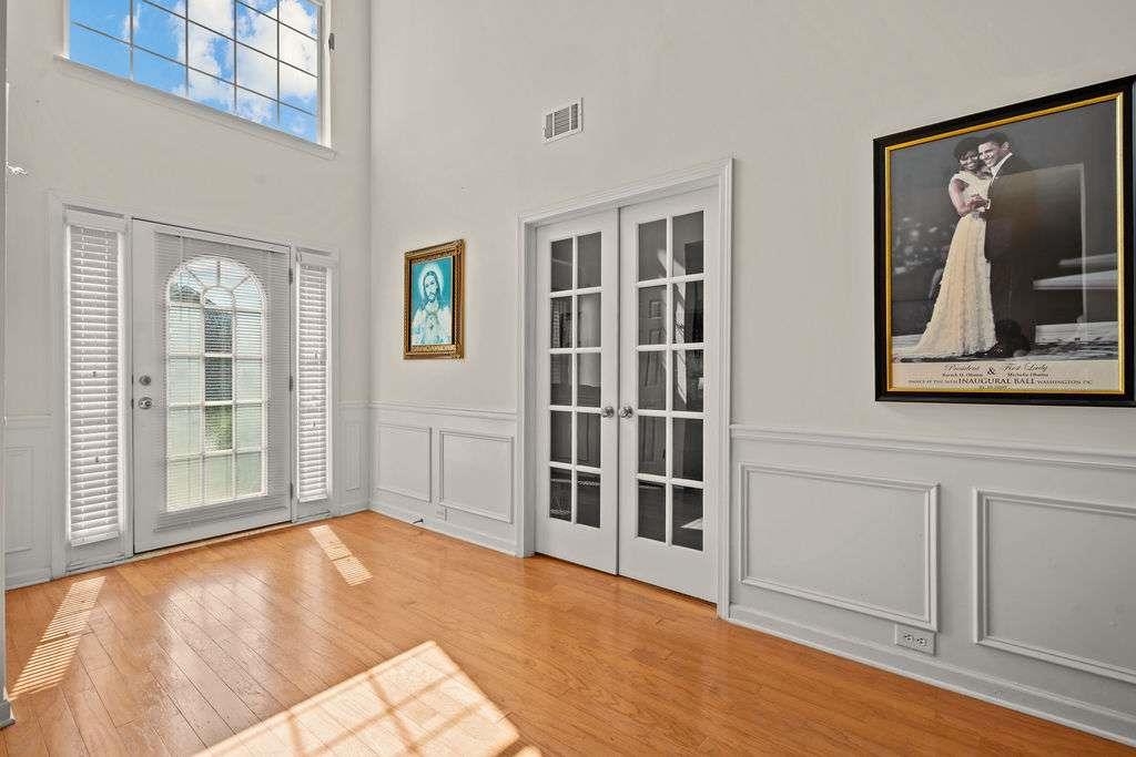 120 Oak Manor Drive
