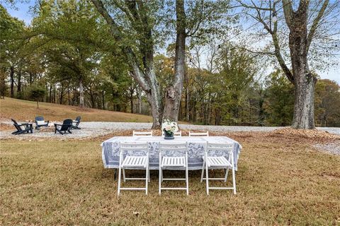 A home in Dawsonville