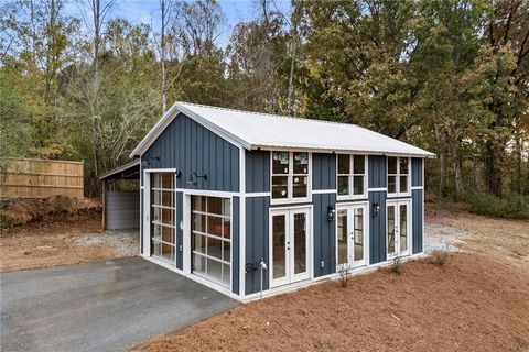 A home in Dawsonville