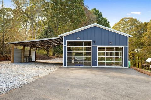 A home in Dawsonville