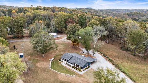 A home in Dawsonville