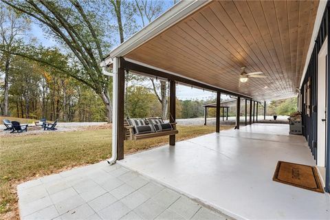 A home in Dawsonville