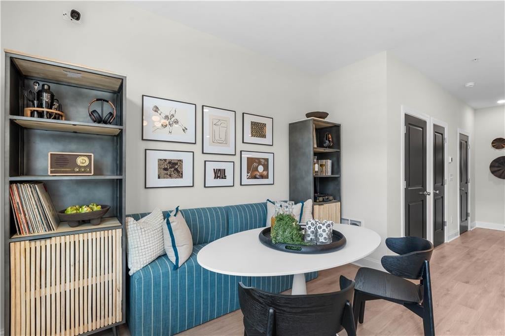 528 Alice Way D10
