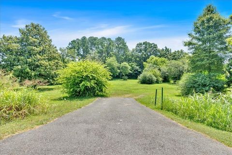 2454 Hall Station Road NW Adairsville GA 30103