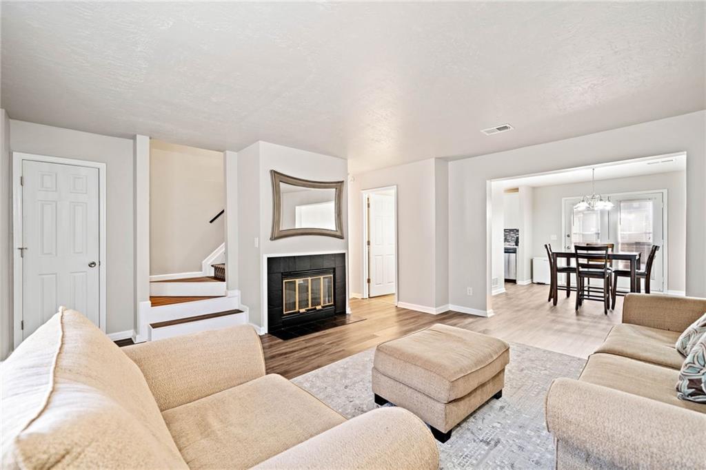 200 High Creek Drive, Roswell, Georgia image 7