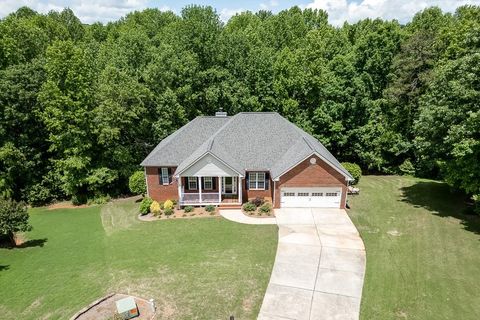 A home in Pendergrass