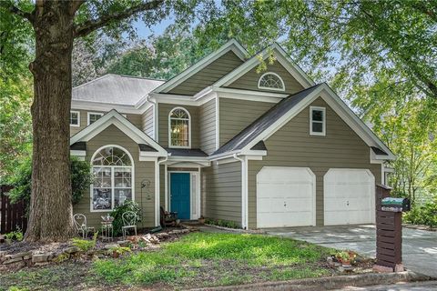 2735 Royal Bluff Decatur GA 30030