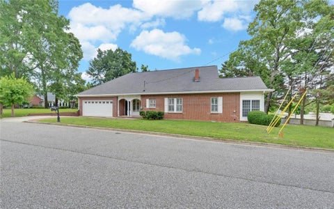 Homes For Sale - 1261 Enota Avenue<br/> Gainesville, GA 30501