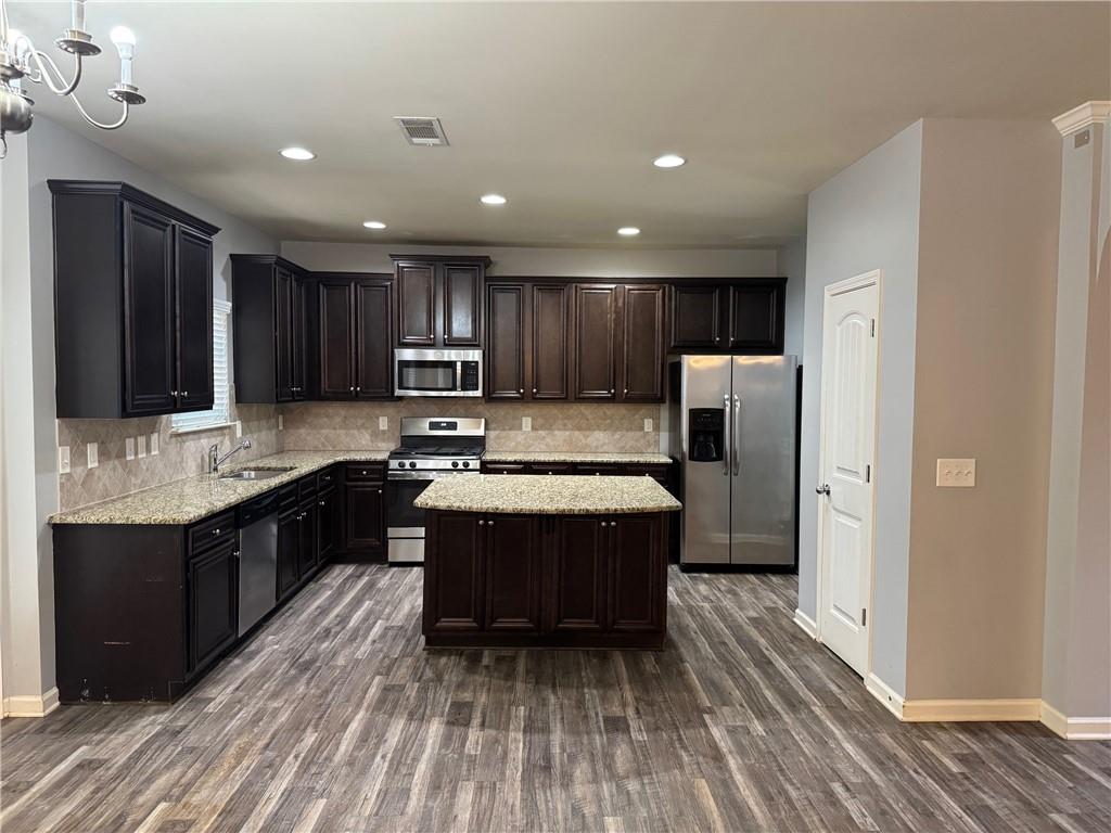 2337 Braelin Loop