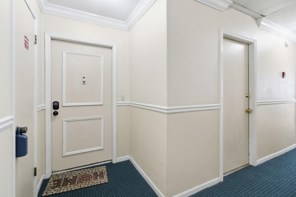 6851 Roswell Road B15