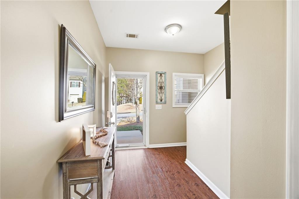 536 Oakside Place