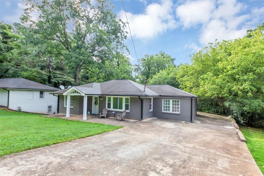 2123 Garden Circle