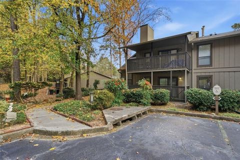 Condo For Sale - 1202 Cumberland Court<br/> Smyrna, GA 30080