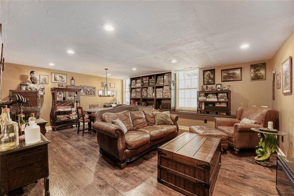 4808 Woodlands Parkway