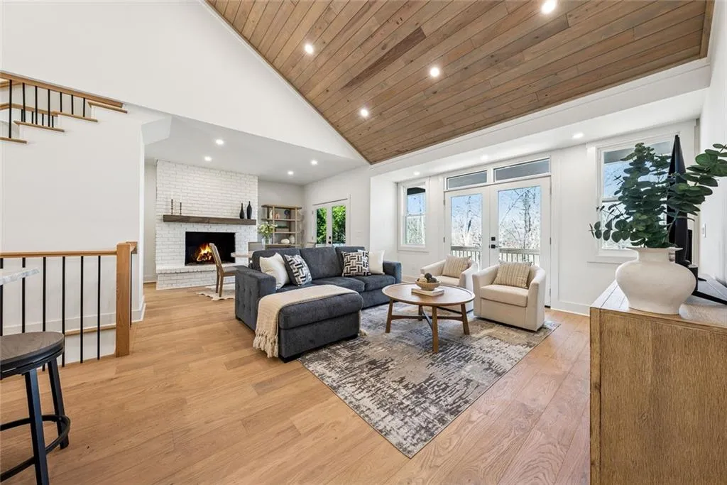 Dawsonville, Georgia 30534, United States, 3 Bedrooms Bedrooms, ,4 BathroomsBathrooms,Residential,Pending,80551