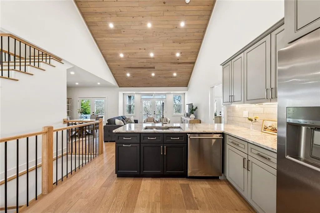 Dawsonville, Georgia 30534, United States, 3 Bedrooms Bedrooms, ,4 BathroomsBathrooms,Residential,Pending,80551