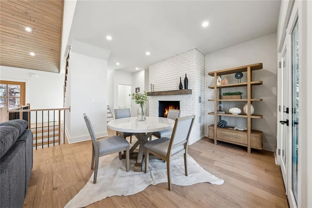 Dawsonville, Georgia 30534, United States, 3 Bedrooms Bedrooms, ,4 BathroomsBathrooms,Residential,Pending,80551