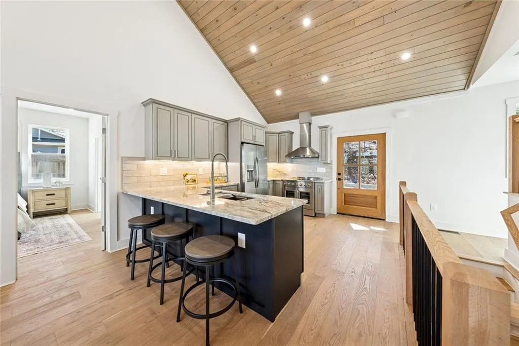 Dawsonville, Georgia 30534, United States, 3 Bedrooms Bedrooms, ,4 BathroomsBathrooms,Residential,Pending,80551