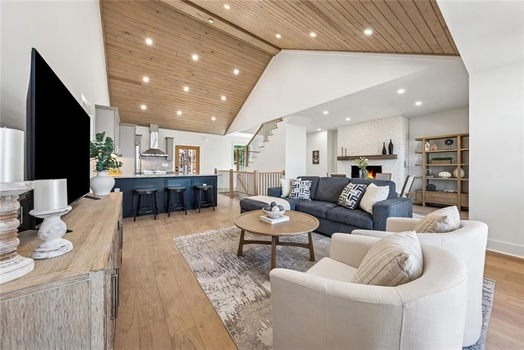 Dawsonville, Georgia 30534, United States, 3 Bedrooms Bedrooms, ,4 BathroomsBathrooms,Residential,Pending,80551