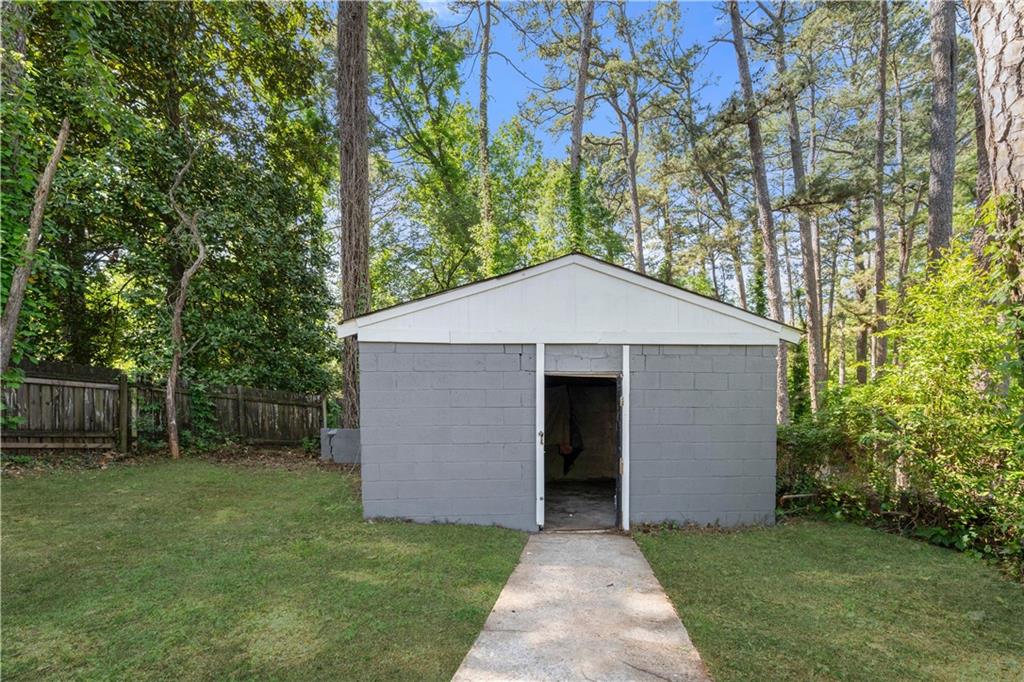 2111 Holly Hill Drive, Decatur, Georgia image 24