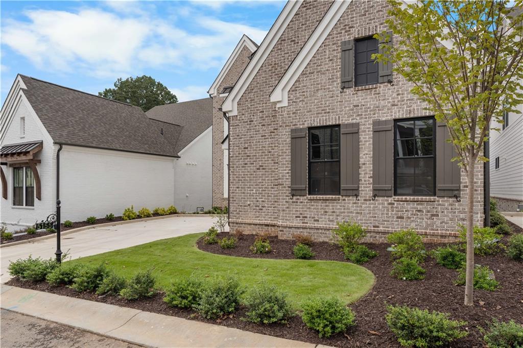 5541 Broad River View