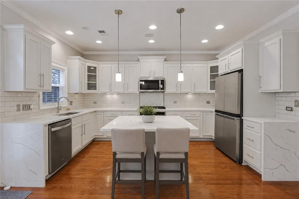 3321 Regent Place SW