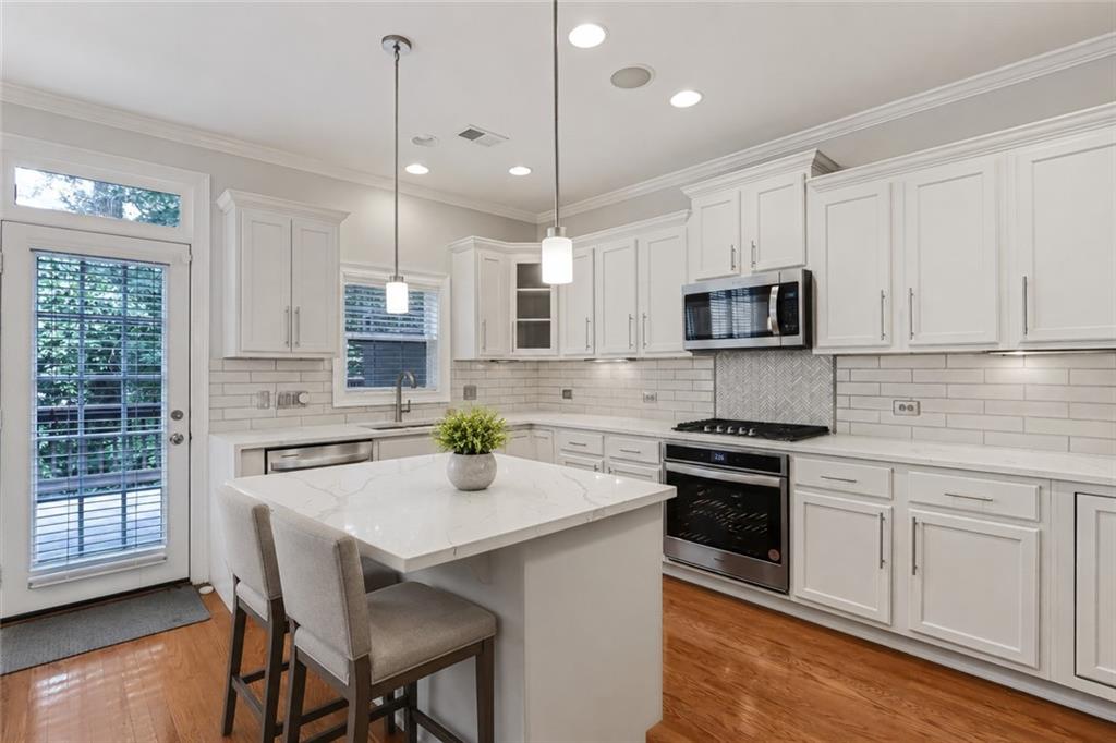3321 Regent Place SW