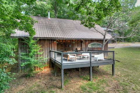 A home in Mineral Bluff