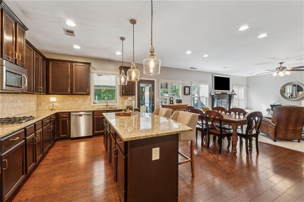 2358 Well Springs Drive, Buford, Georgia image 15