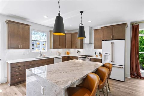 Photo of 301 Penny Ct Ct, Atlanta, GA 30328 (MLS # 7758063)