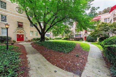 Photo of 2222 Peachtree Road NW #A3, Atlanta, GA 30309 (MLS # 7853446)