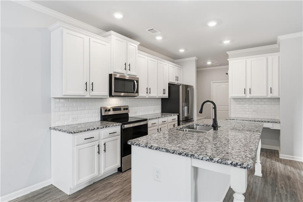 3244 Hawthorne Path