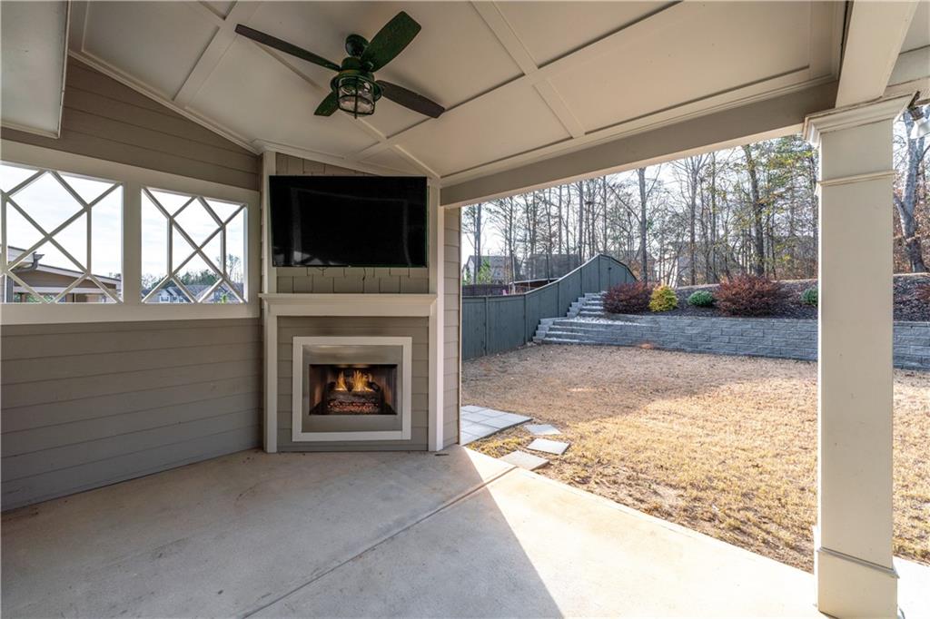 3244 Hawthorne Path