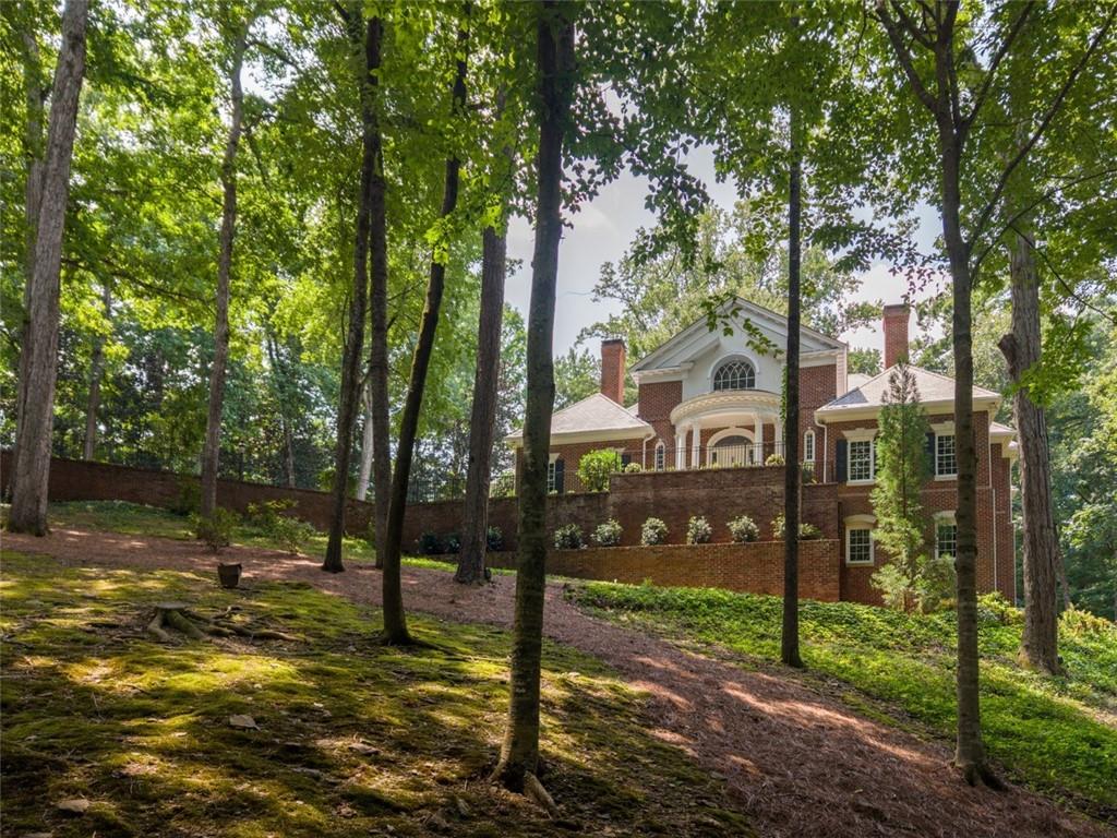 140 Valley Road NW