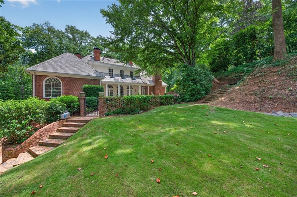 140 Valley Road NW