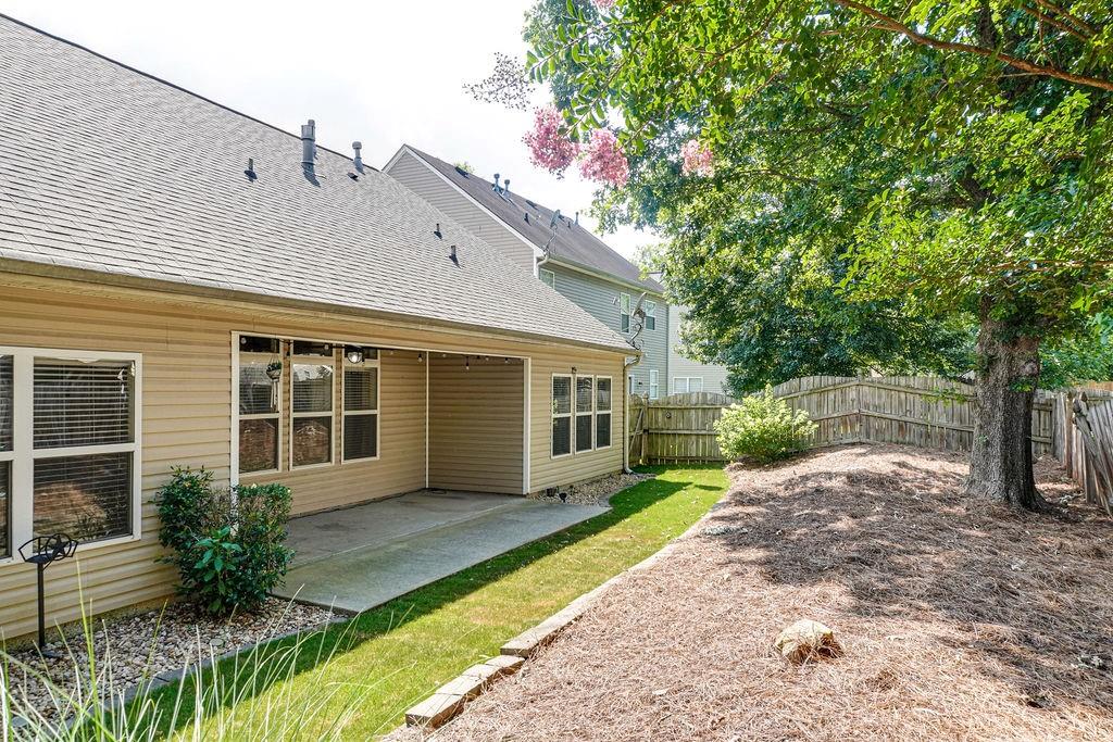 2423 Walnut Tree Lane