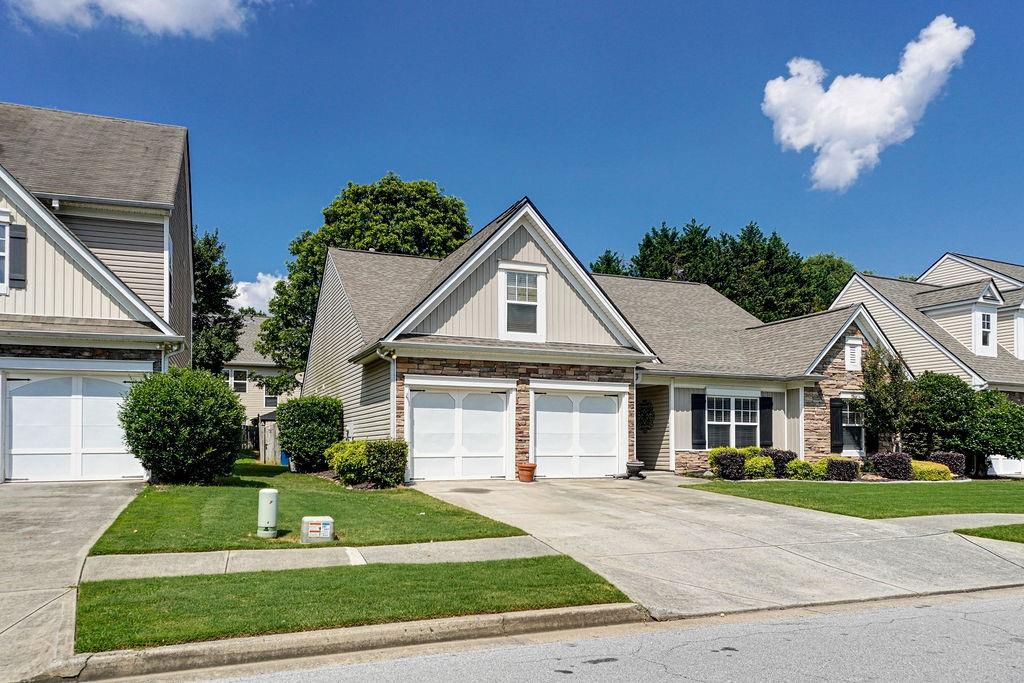 2423 Walnut Tree Lane
