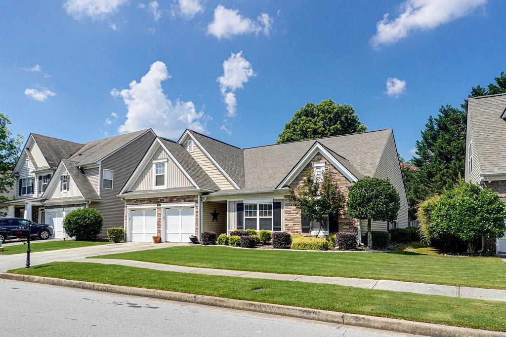 2423 Walnut Tree Lane